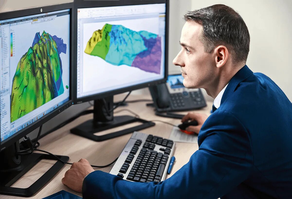 Компьютерные технологии в геофизике. Геолог за компьютером. Цифровые технологии в нефтегазовой отрасли. Геофизик в офисе.