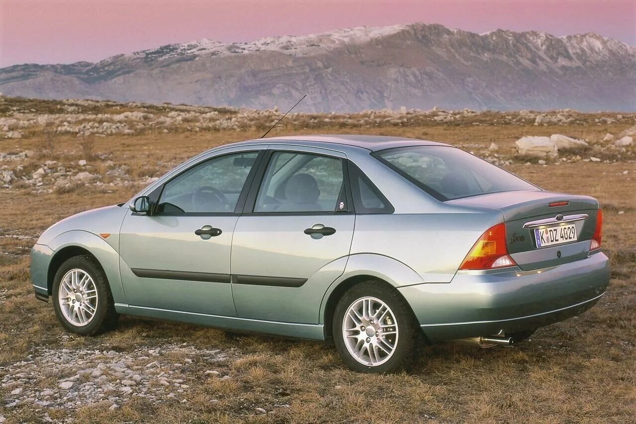 Ford Focus 1 sedan. Форд фокус 1998 седан. Ford Focus 1998-2004. Форд фокус 1 поколения седан.