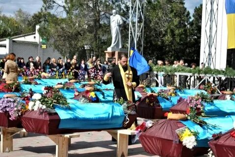 Участники похорон