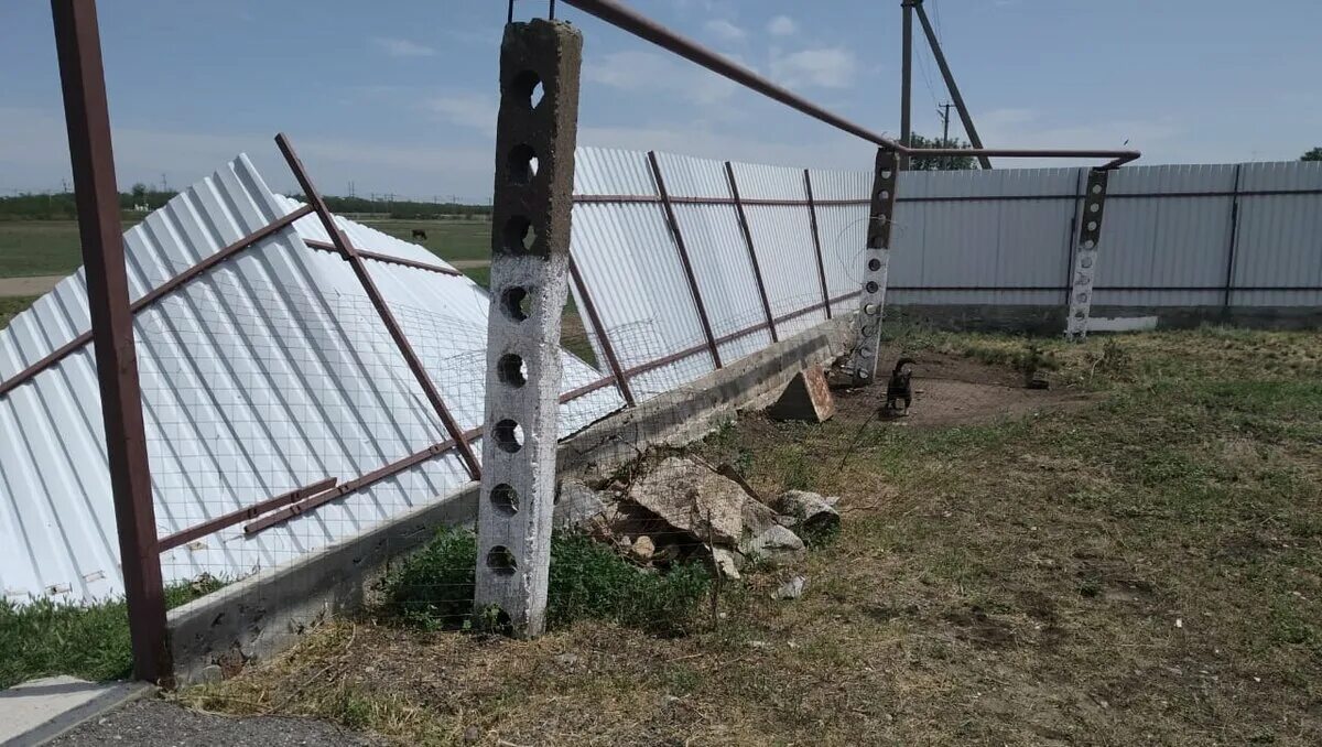 Казинка ставропольский край андроповский погода. Село водораздел Ставропольский. Село водораздел Андроповский. Водораздел Ставропольский край. Ураган в Ипатово Ставропольский край.