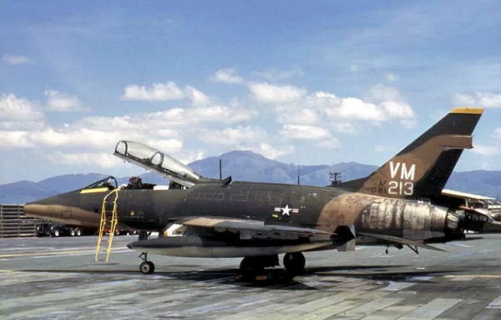 100 f n c. F-100f super sabre. f-100 super sabre. f-100 super sabre во вьетнаме. north american f-100 super sabre.