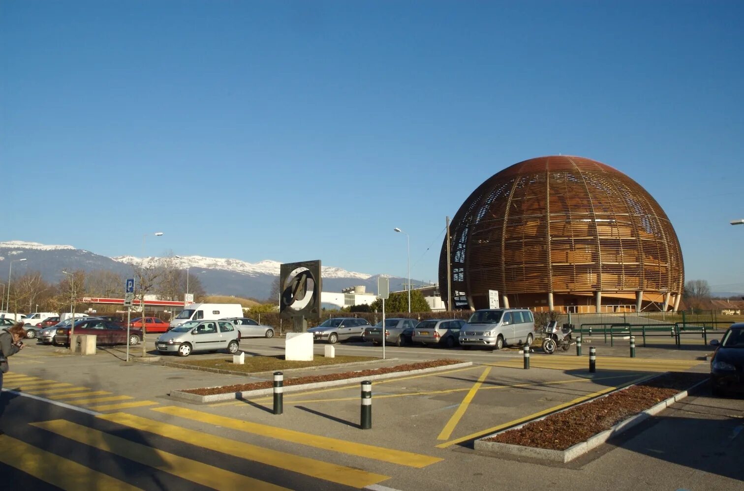 Церн швейцария. ЦЕРН Женева. CERN, Швейцария. Швейцария ЦЕРН здание. ЦЕРН музей.