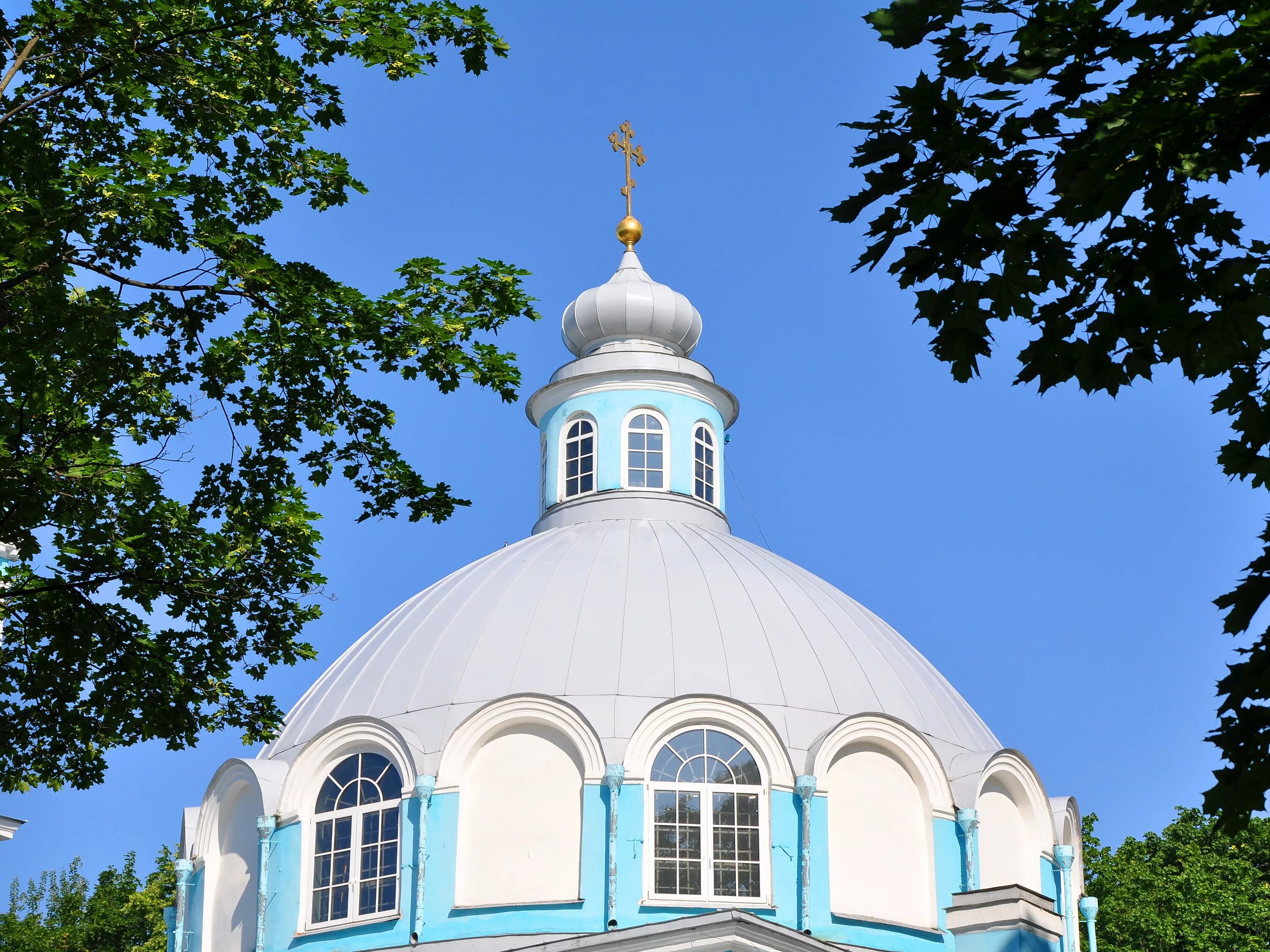 Храм Смоленской иконы Божией матери в Санкт-Петербурге. Храм Смоленской иконы Божией матери на Васильевском. Церковь иконы Божией матери Смоленское кладбище. Церковь на Смоленском кладбище в Санкт-Петербурге.