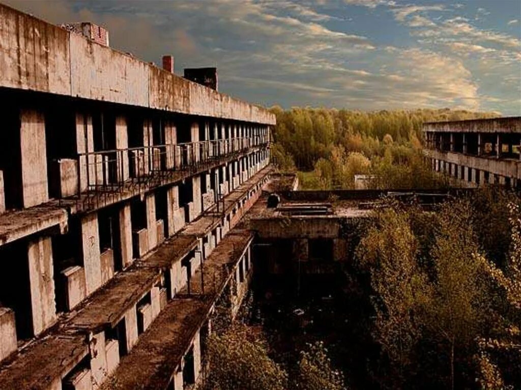 Припять сколько погибло. Зона отчуждения Чернобыльской АЭС. Чернобыль зона отчуждения город. Чернобыль зона отчуждения город Припять. Чернобыль зона город Припять.