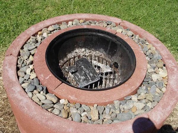 33 Gemütliche und einladende Garten-Design-Ideen mit Feuerstelle Fire pit grill,