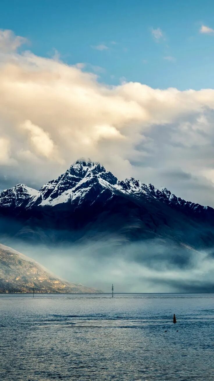 Море и горы. Mountains to the sea. View ocean from the mountain. Норвегия снежные горы фьорды. Морские горы.