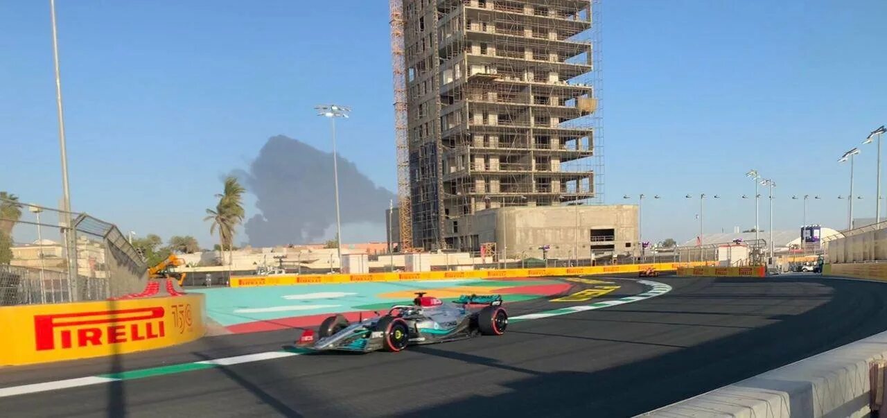 формула 1 саудовская аравия 2024. формула 1 саудовская аравия 2024. ферстаппен пилоты формулы-1. трасса джидда формула 1. новый год в саудовской аравии 2024.