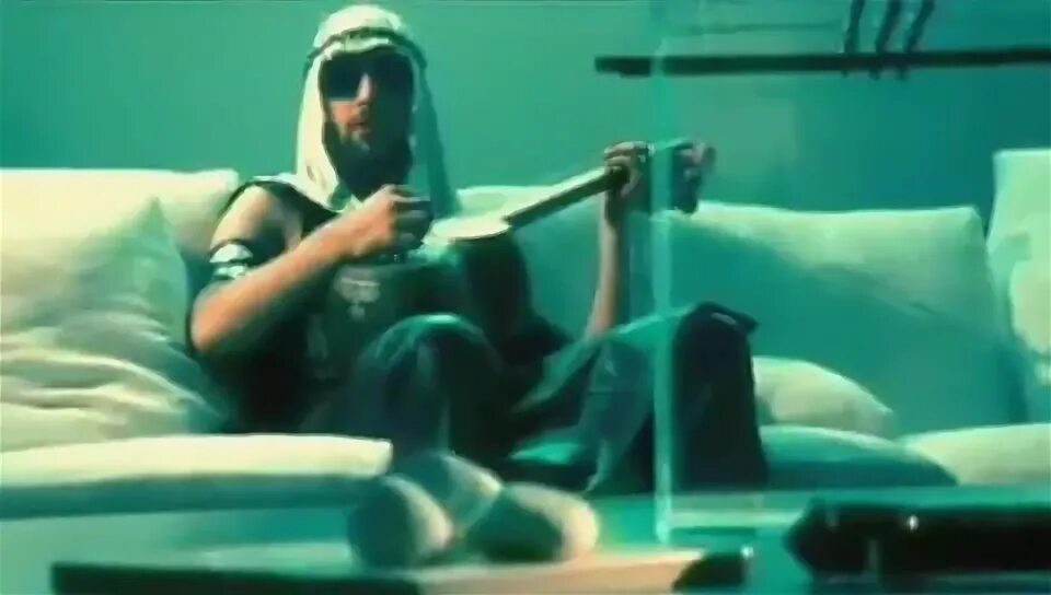 клип мистер кредо долина. девушка из клипа мистер кредо чудная долина. клип мистер кредо долина. мистер кредо чудная долина 2002. клип мистер кредо долина.