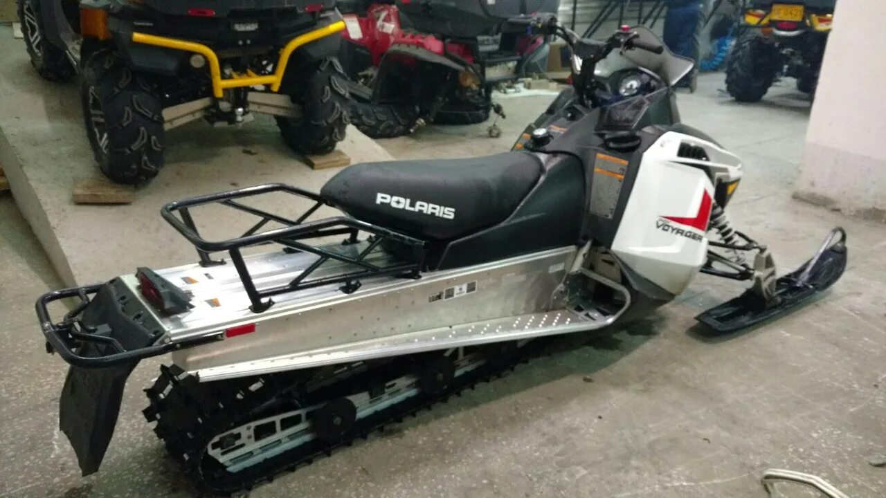 Snowmobile ru форум. Polaris Indy 550. Снегоход Polaris Voyager 550. Поларис инди Вояджер. Поларис 550 толкатели.