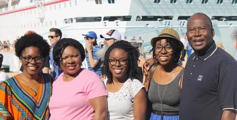 Choose your favorite theme, light or dark. 