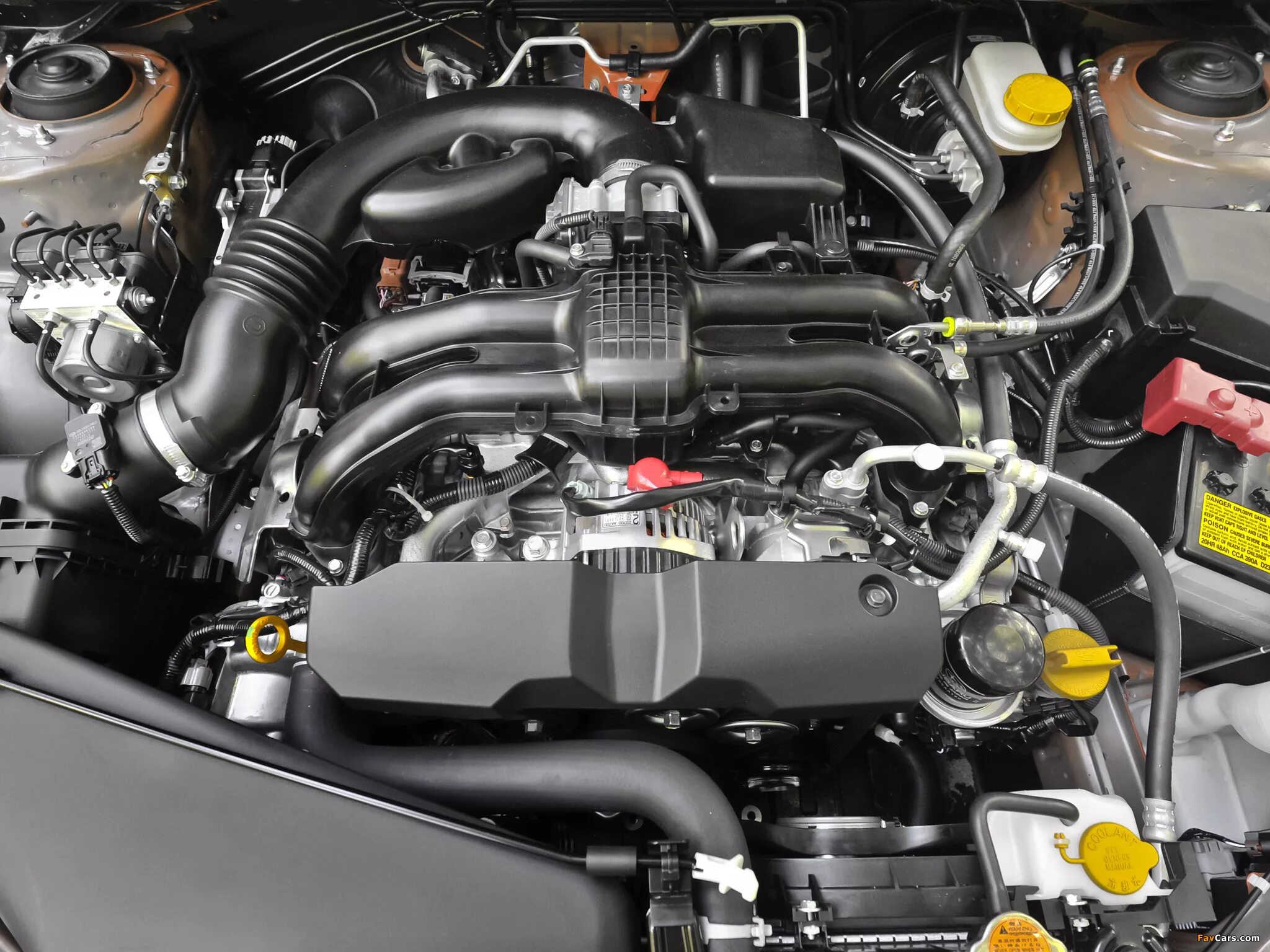 Двигатели субару какой лучше. Двигатель Субару XV 2.0. Двигатель 1.6 Subaru XV. Двигатель Субару хв 1.6. Subaru XV под капотом.