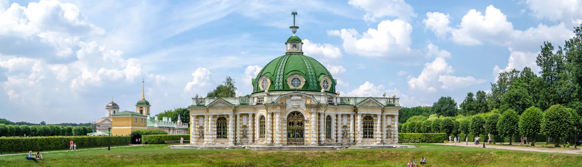 Усадьба кусково арка. Усадьба на востоке москвы. Усадьба графов шереметьевых кусково. Кусково усадьба шереметьевых. Дворец шереметевых в кусково.