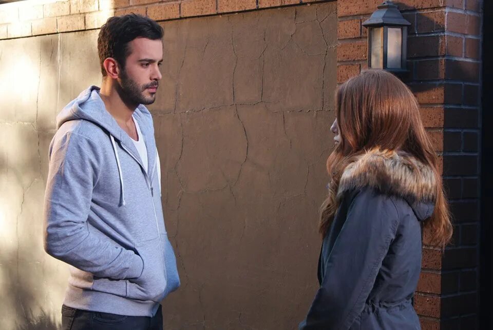 эльчин сангу любовь напрокат. кара баяз ашк дизи. синем озтюрк в сериале любовь напрокат. барыш ардуч. любовь напрокат турецкий 8.