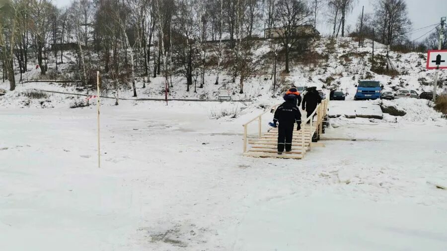 Татаурова переправа. Тутаев пешеходная переправа. паромная переправа тутаев. тутаев ледовая переправа 2025. зимняя переправа в тутаеве.
