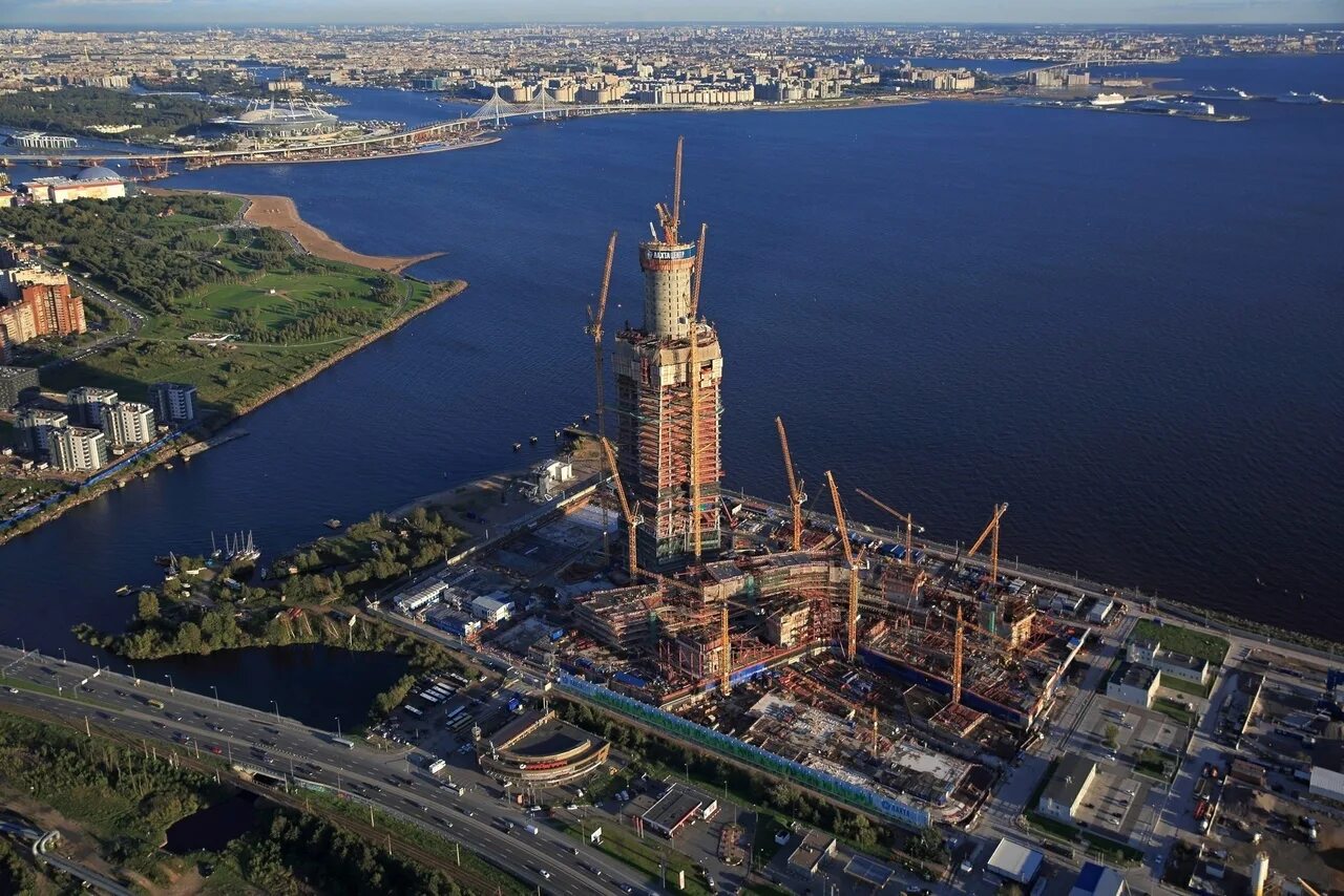 Высотка в питере. Лахта-центр в Санкт-Петербурге. Охта небоскреб Санкт-Петербург. Питерская башня Лахта-центр. Лахта стройка в Санкт-Петербурге.