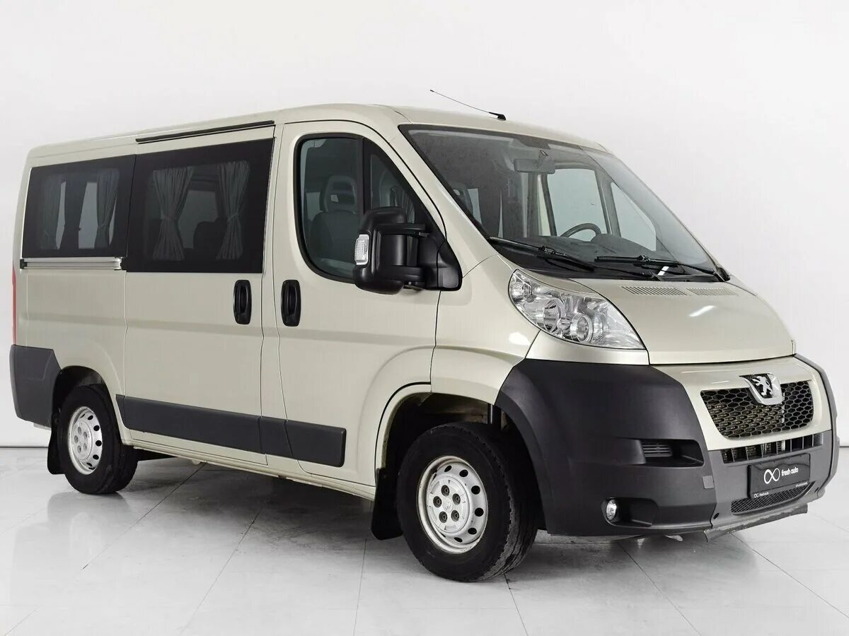 Купить пассажирский микроавтобус россии бу. Peugeot Boxer 2010. Peugeot Boxer микроавтобус. Микроавтобус Пежо боксер 2010. Пежо боксер минибус.