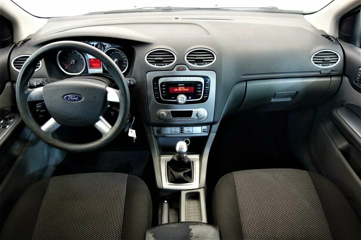 минусы фокуса 2 рестайлинг. Ford ford focus 2011. Ford focus ii 2009 седан. Ford focus 2 2008-2010. форд фокус 2 рестайлинг хэтчбек салон.