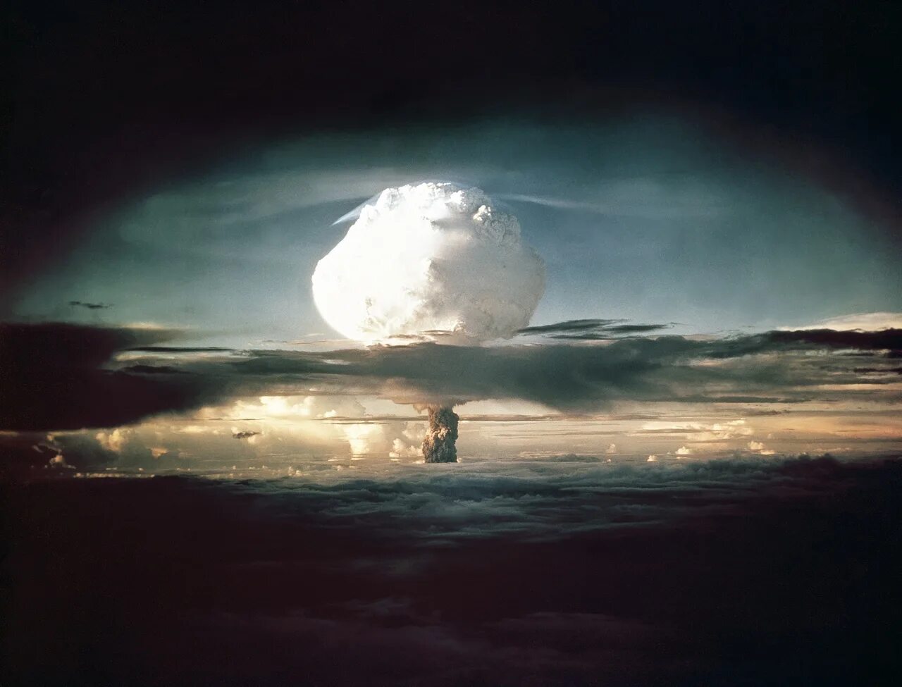 Испытание миром. Ядерный взрыв на рассвете. Ядерное оружие России 2022.