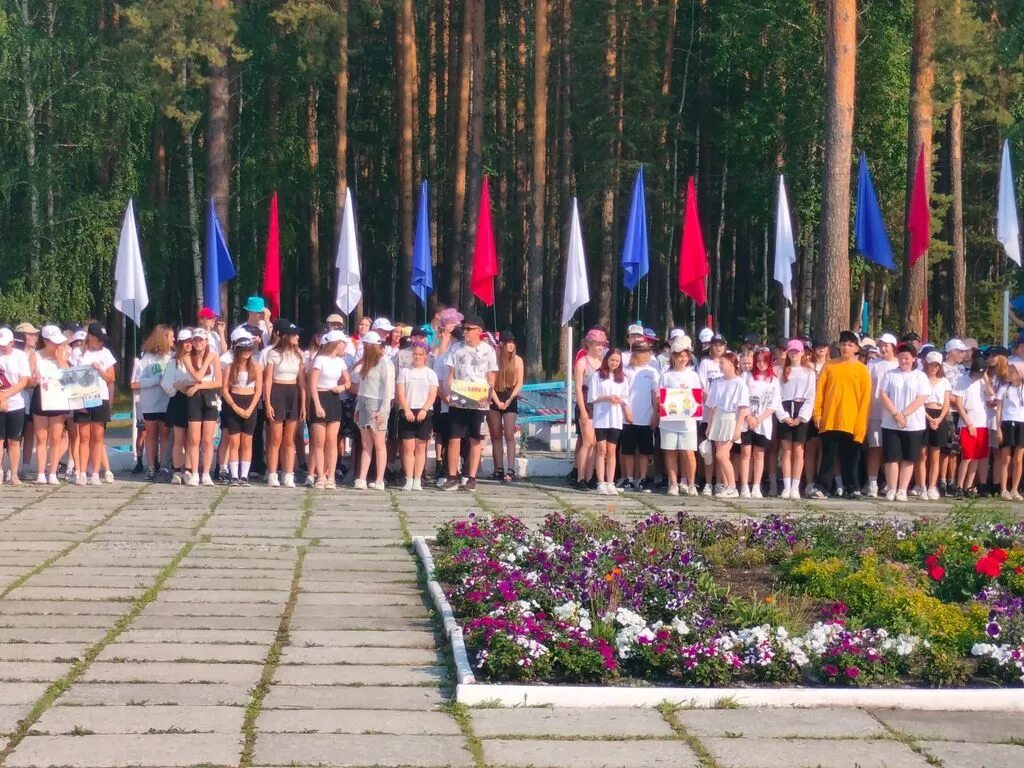 Приезд в лагерь. Лагерь Заря Асбест. Загородный лагерь Заря Арамиль. Загородные детские оздоровительные лагеря. Детский лагерь смена.