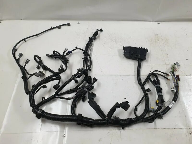 24011bm90b. Nissan Qashqai j11 проводка подкапотная. 24011-Bm90c. 24011-7x06a. Электропроводка ниссан