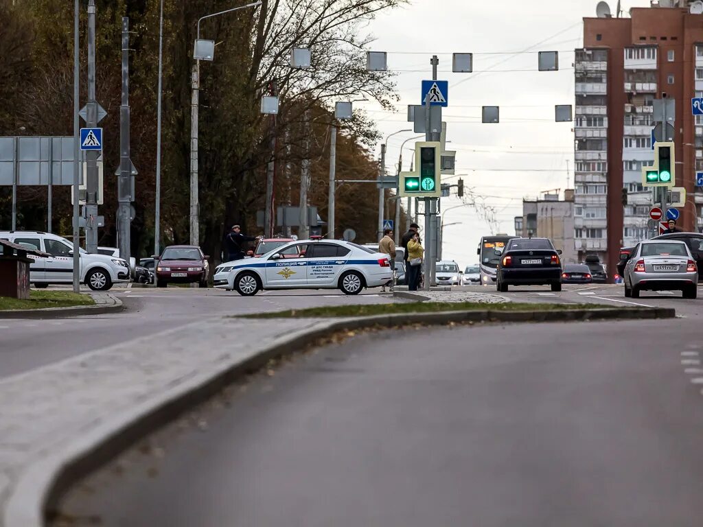 Белгород как живут люди сейчас. Белый город. короткие улицы кирова. белгород, живи. шум с улицы белый?.