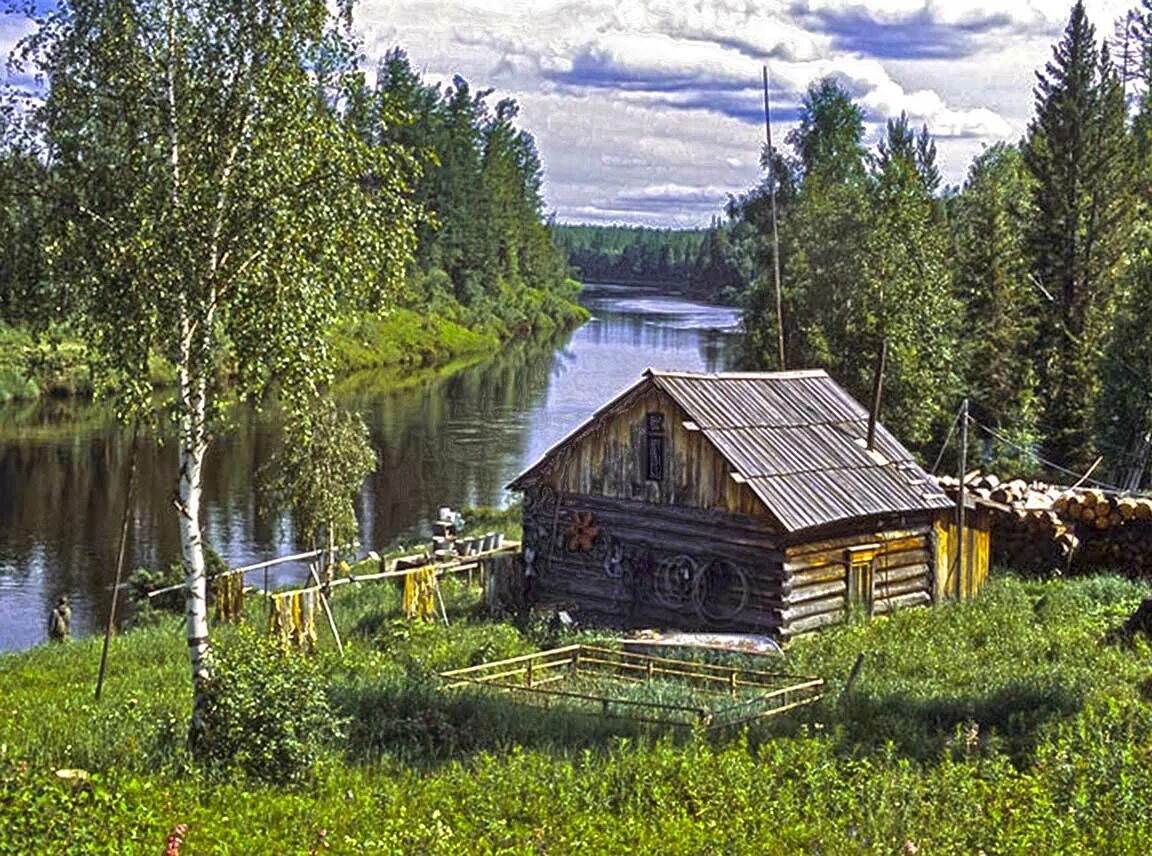 Вода деревенская. Кирьяновская контора. Кирьяновская контора Катанга. Деревня изба река береза. Сухая Тунгуска деревня.