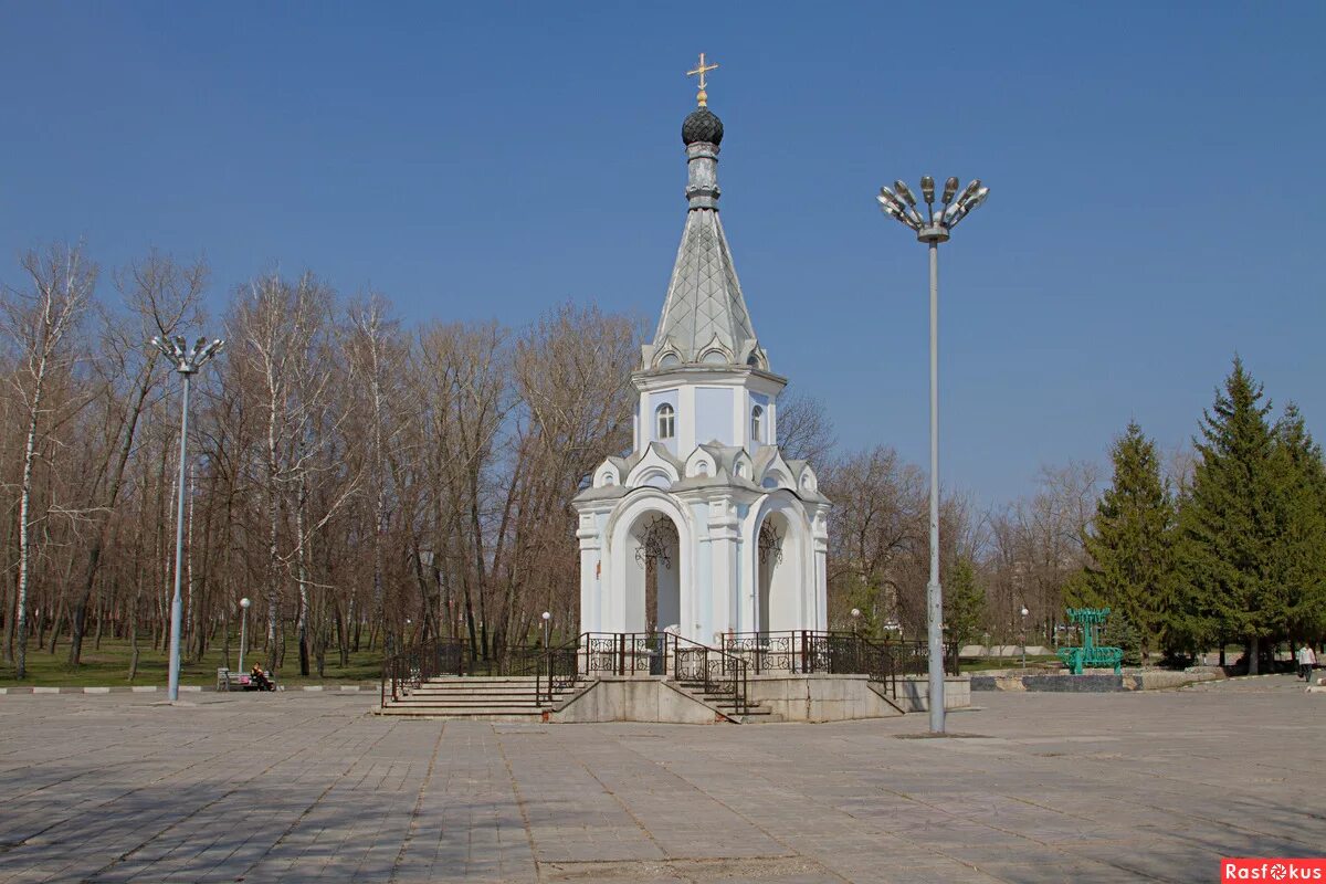 Парк Гагарина Белгород часовня. Парк памяти Белгород. Парк памяти Гагарина Белгород. Часовня Почаевской иконы Божией матери Белгород. Парк памяти белгород где находится