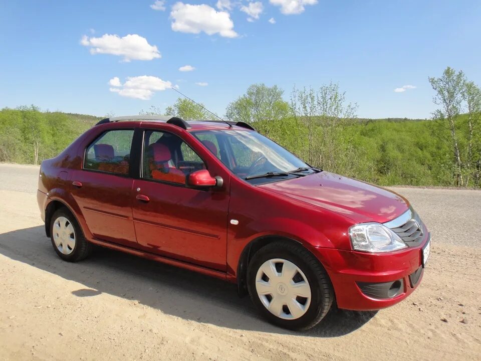 Рено Логан 2011г. Renault Logan 2011. Рено Логан 2011 года. Рейлинги на Рено Логан 1.