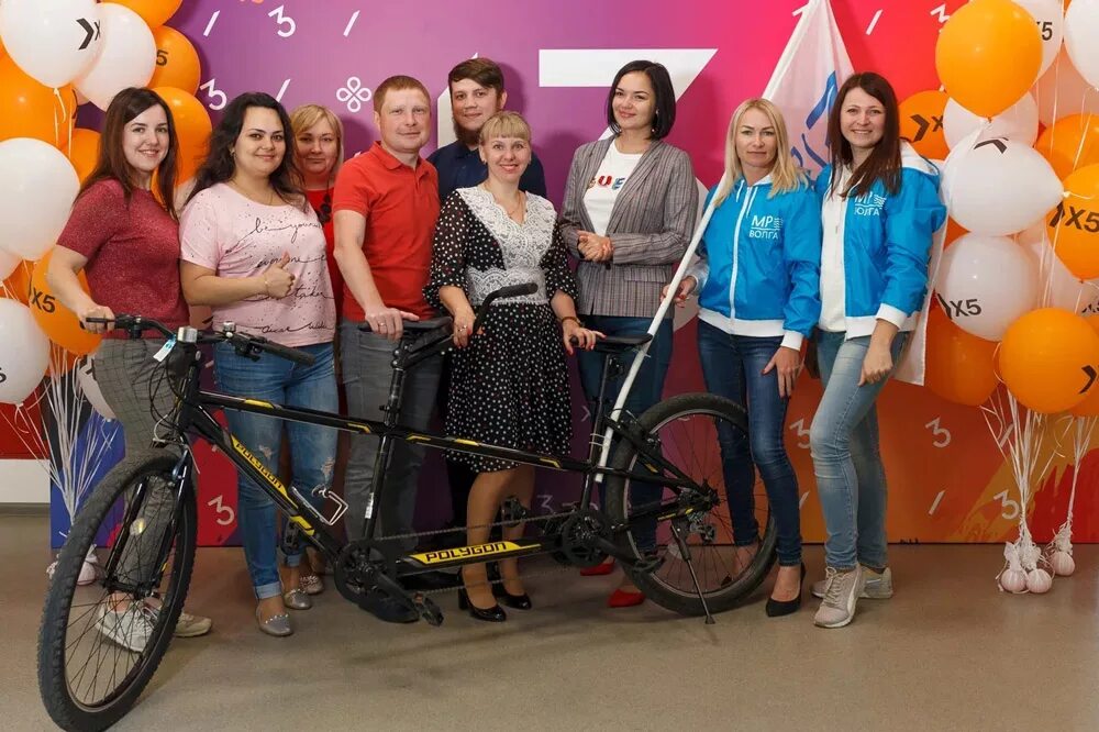 X5 group сотрудники. Х5 ритейл групп сотрудники. х5 ритейл групп офис. офис х5 ритейл групп в москве. работники x5 retail group.