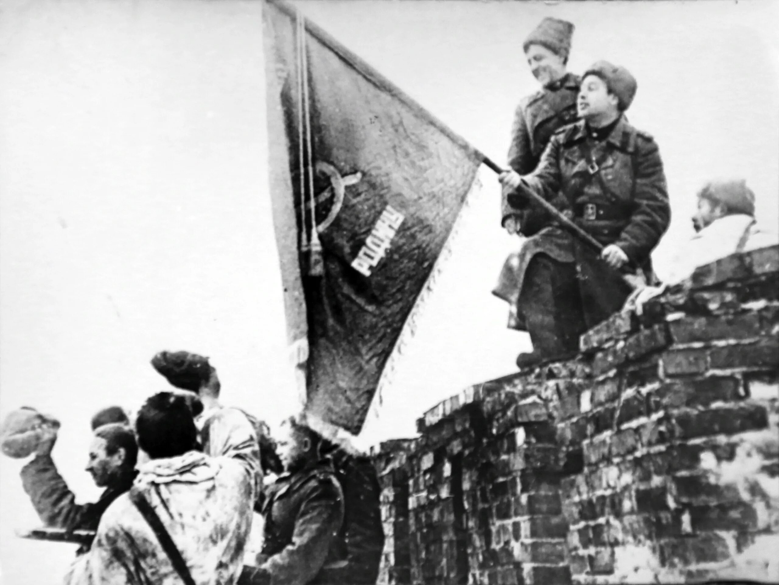 С фашистскими захватчиками в 1941. Освобождение Великого Новгорода от немецко-фашистских захватчиков. Освобождение Новгорода 20 января 1944 года. Освобождение Великого Новгорода от фашистских захватчиков. Освобождение Великого Новгорода 20 января.