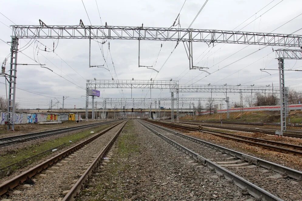Царицыно 3 платформа. Путепровод в царицыно.