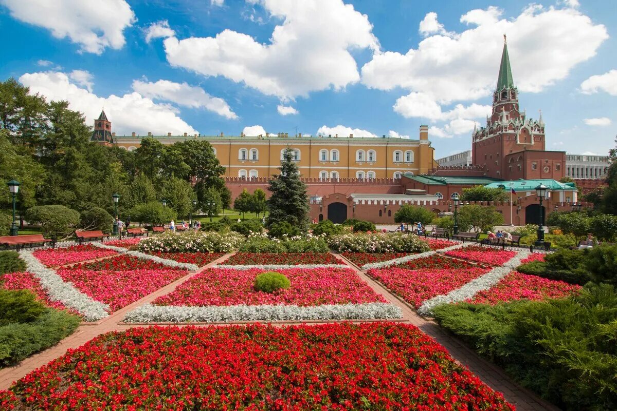 Самые лучшие парки москвы. Александровский парк Моква. Александровский сад Москва. Москва красная площадь Александровский сад. Москва Кремль Александровский сад.