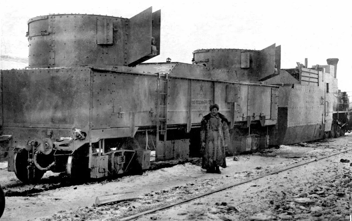 Бронепоезда гражданской. Бронепоезда 1919 года. бронепоезда ркка гражданской войны. бронепоезд грозный гражданская война. бронепоезд 1919 года россии.