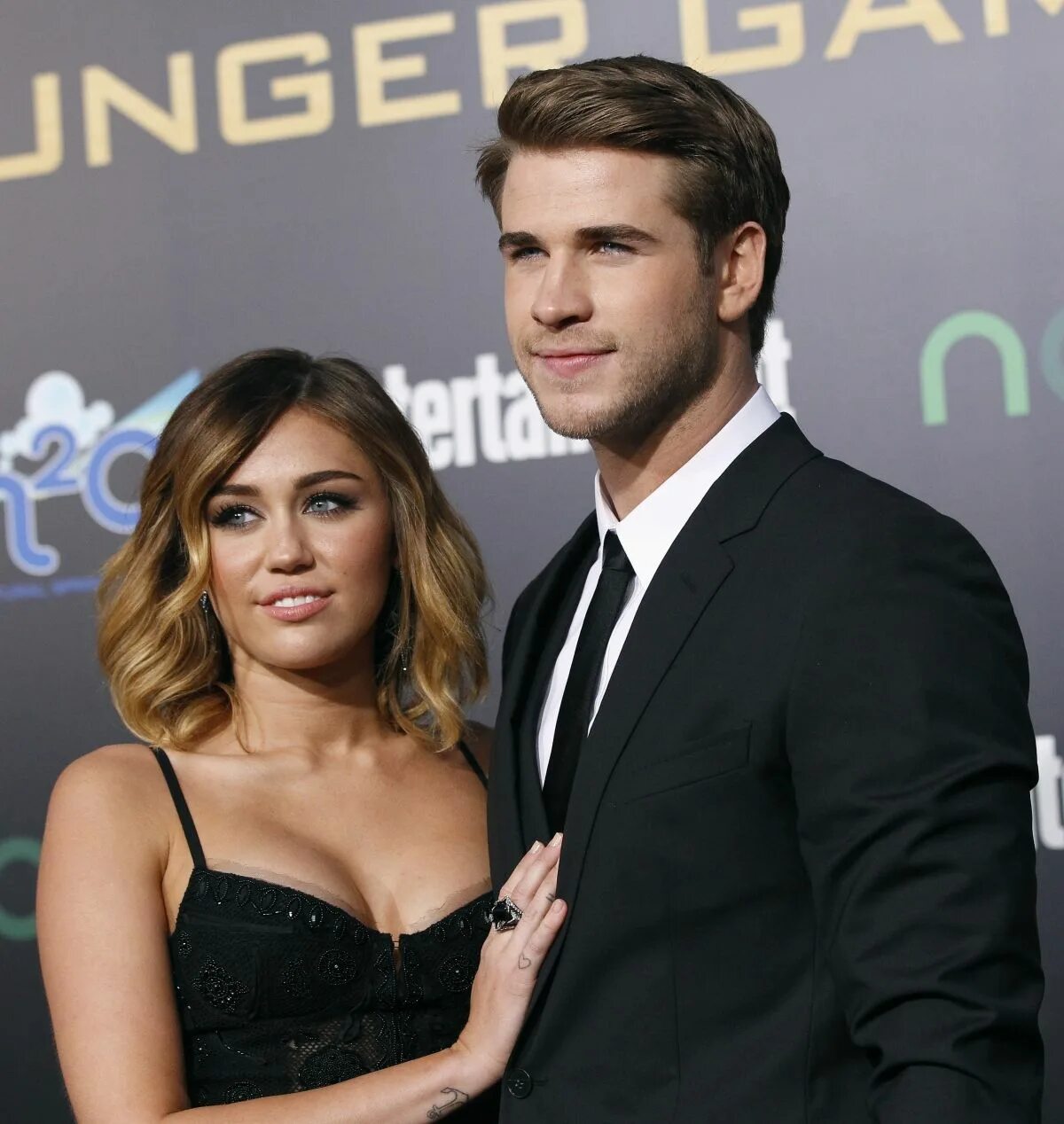 Лиам Хемсворт. Майли Сайрус и Лиам Хемсворт. Miley Cyrus and Liam Hemsworth. Лиам Хемсворт с женой.