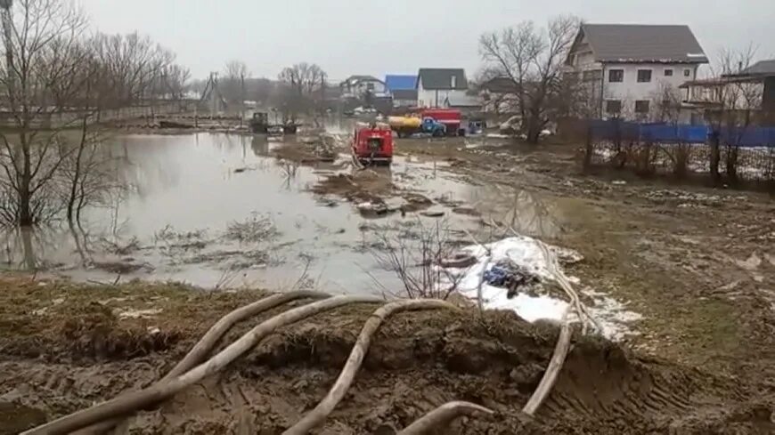 Половодье кубани. Затопление на кубани. наводнение на кубани. наводнение в кубани 2018.