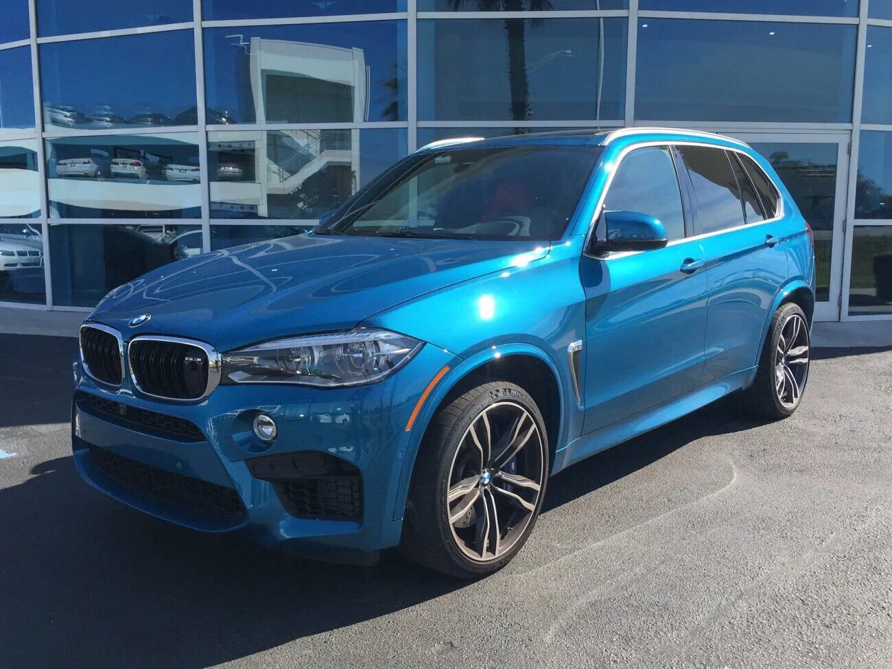Bmw x5 цвета. BMW x5m 2015. BMW x5 синий. BMW x5 m Blue. БМВ x5m синий.