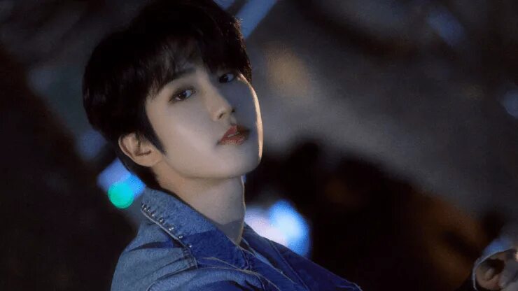 Stray kids members names. Why стрей. Stray kids maxident. Stray kids макнэ. Stray kids бан чан.