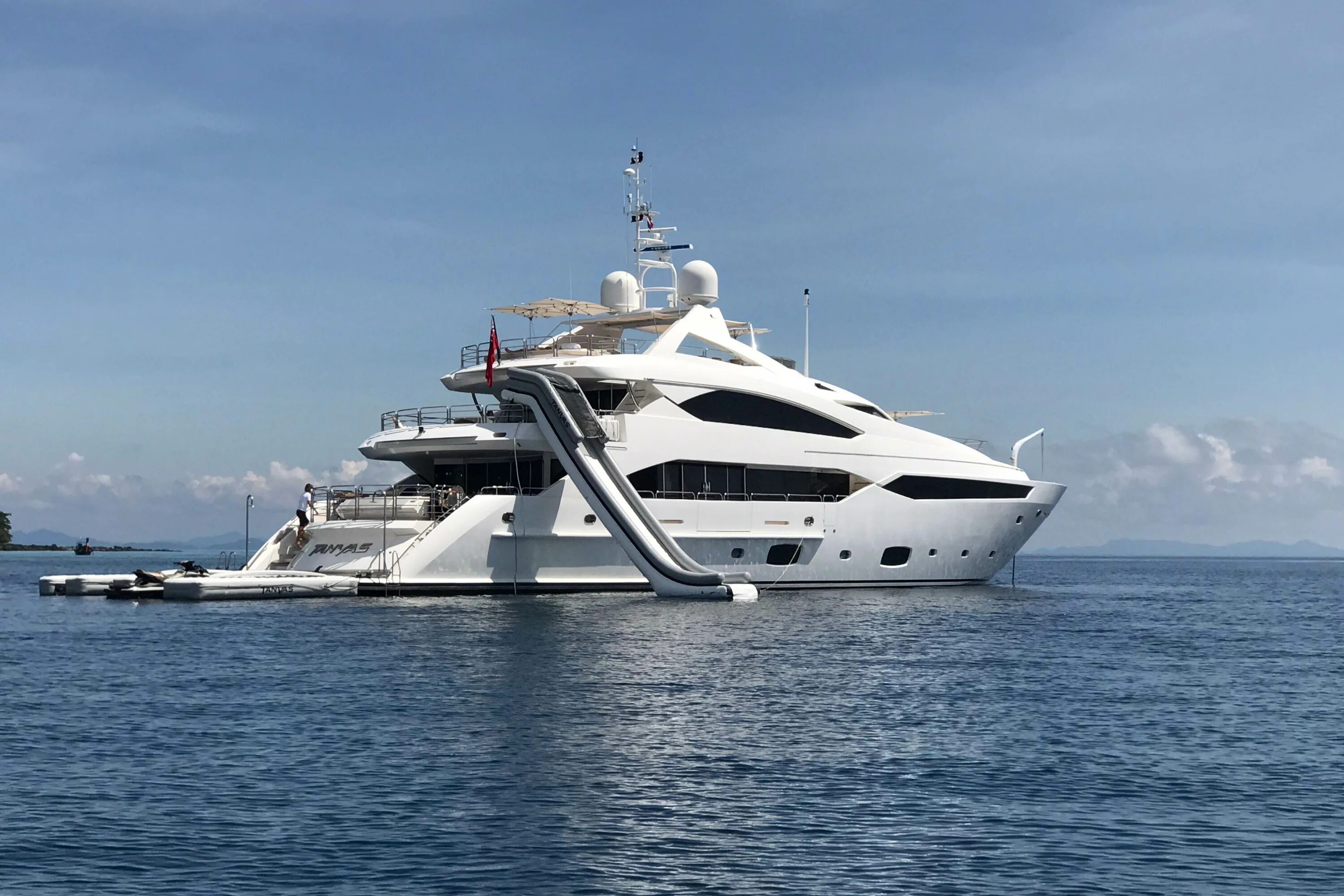 Sunseeker 40m. Sunseeker 40m Yacht. Sunseeker 40. Яхта Сансикер 131. Int 40