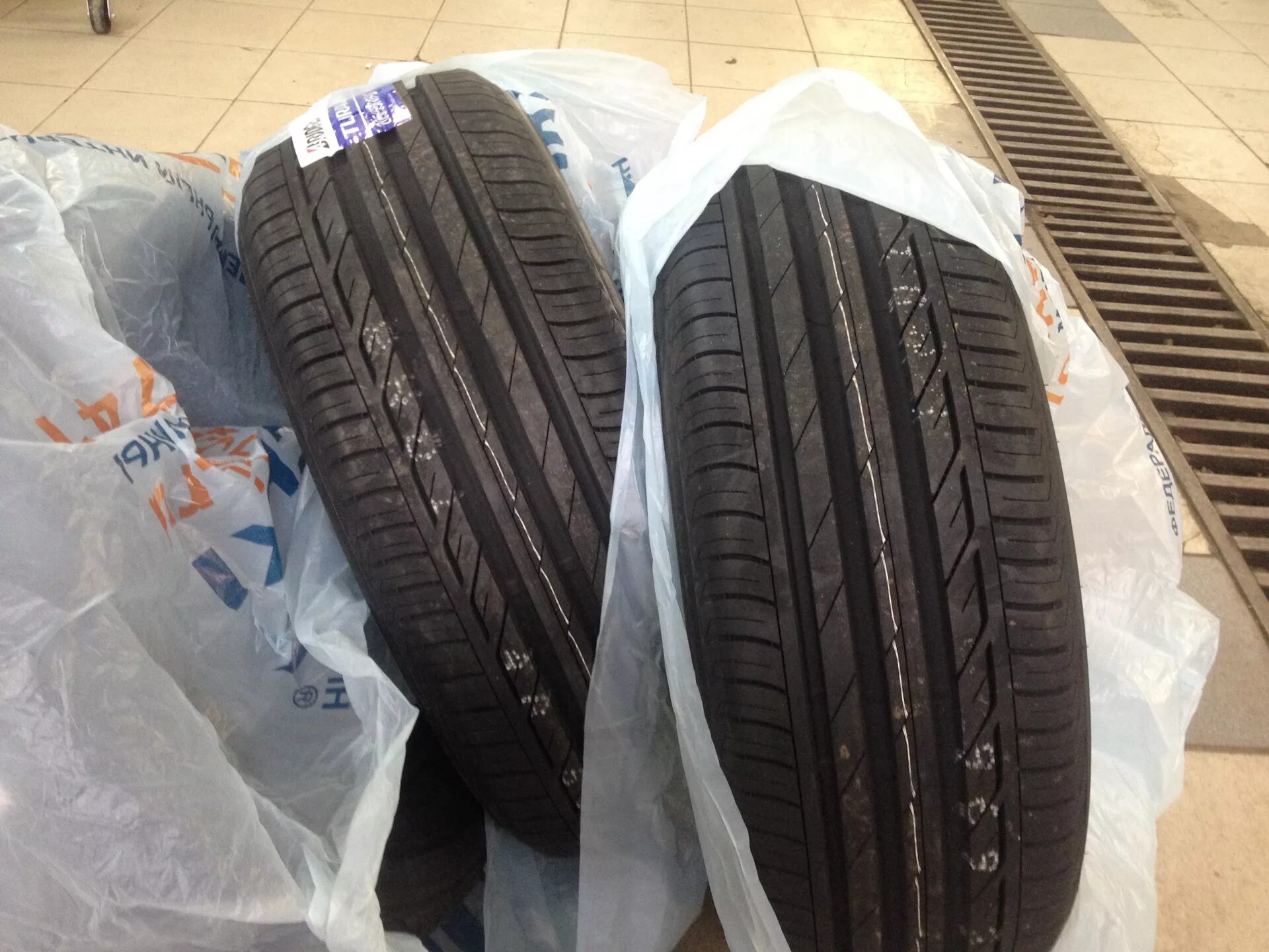 Bridgestone turanza t001 цены. Шины Bridgestone Turanza t001 205/55 r16 94w. Bridgestone Turanza t001 205/55 r16 94w XL. 205 55 16 Bridgestone Turanza t001. Bridgestone Turanza t001 205/55 r16.