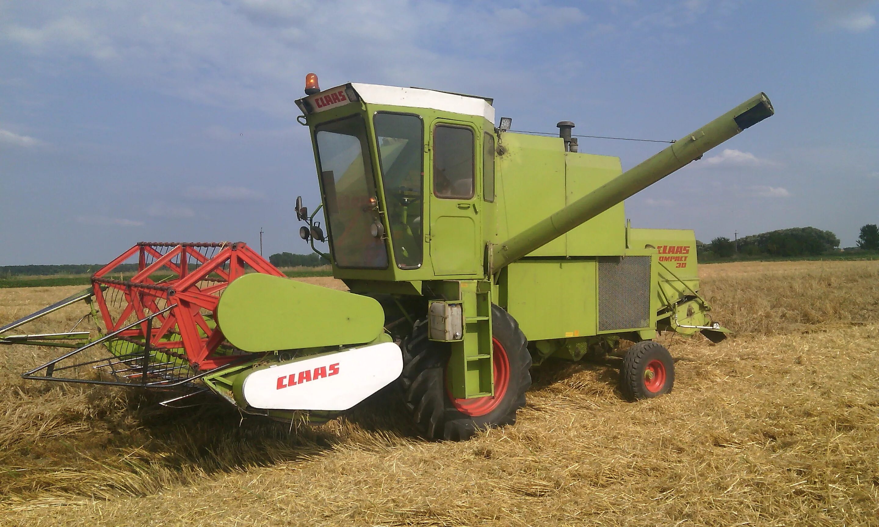 Мини-комбайн Заря mzk 800. CLAAS миникомбайн 60. Зерноуборочный мини комбайн Заря. Зерноуборочный комбайн Террион 2010.