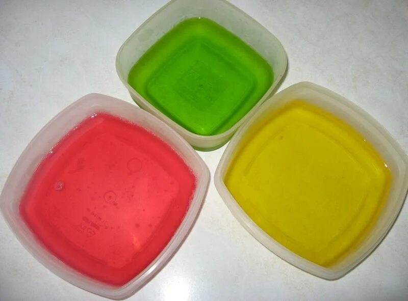 Желе разноцветное ромбиками. Jello. Клюквенное желе. Желе из молока. Желе.