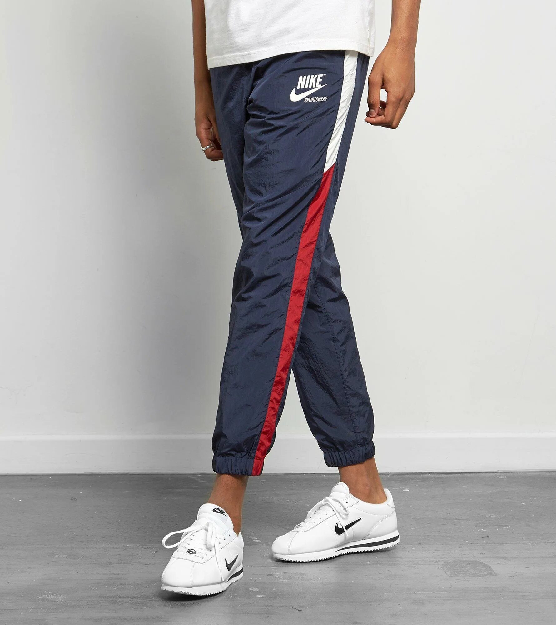 Nike Sportswear Woven Pants. Nike Vintage track Pants 2000s. Nike track Pants Vintage White штаны. Nike track Pants 2000s. Track pants nike