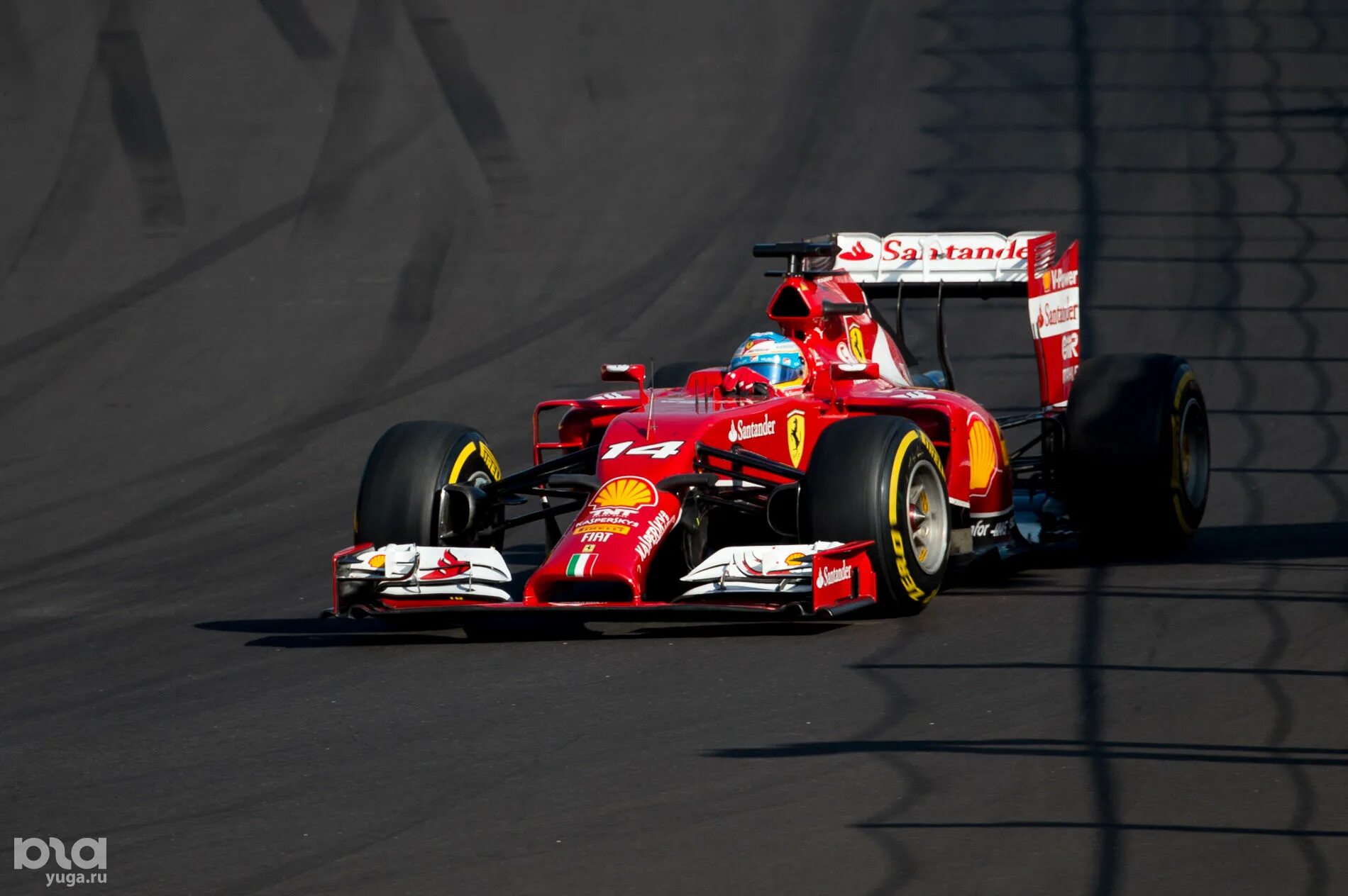 Формула 1 в городе. Сувениры formula 1. формула 1 россия. атрибутика формулы 1. f1 в москве 17.