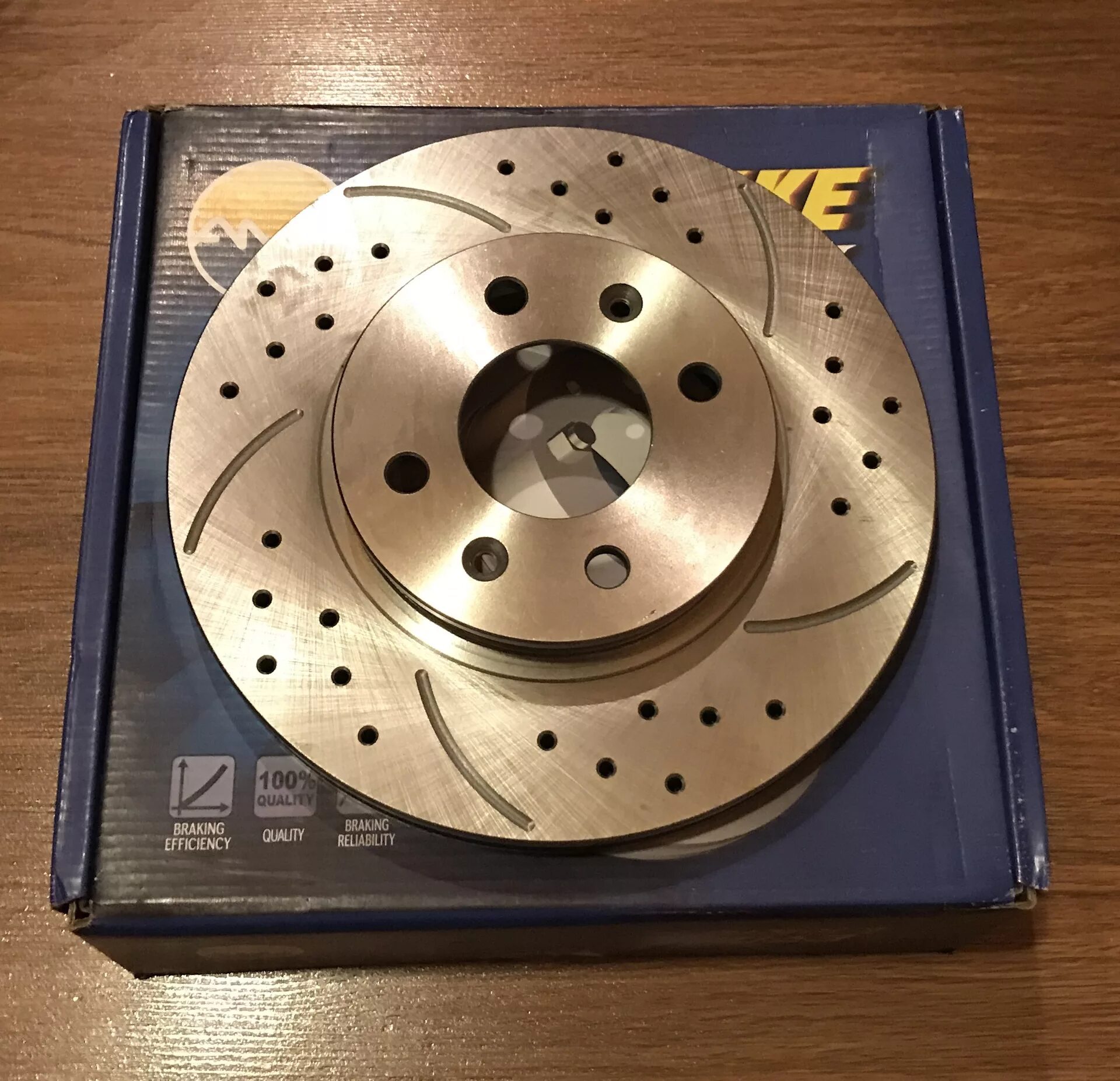 Тормозные диски кия рио 3. Перфорированные тормозные диски Kia Rio 3. Тормозные диски на Хендай Солярис. Передние тормозные диски Киа Рио 3. Перфорированные тормозные диски передние Sonata 2020.