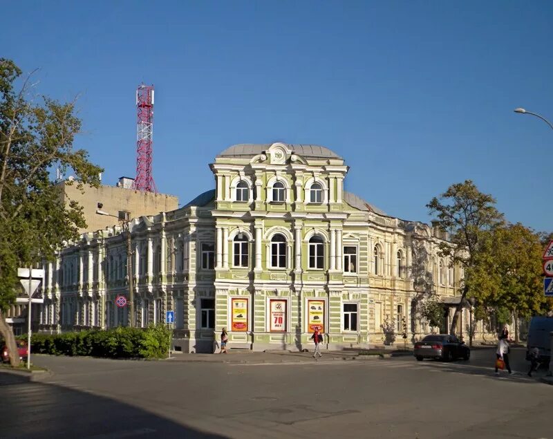 Городок таганрог. Город Таганрог Ростовской области. Таганрог достопримечательности. Город Таганрог Ростовской области центр города. Горисполком Таганрог.