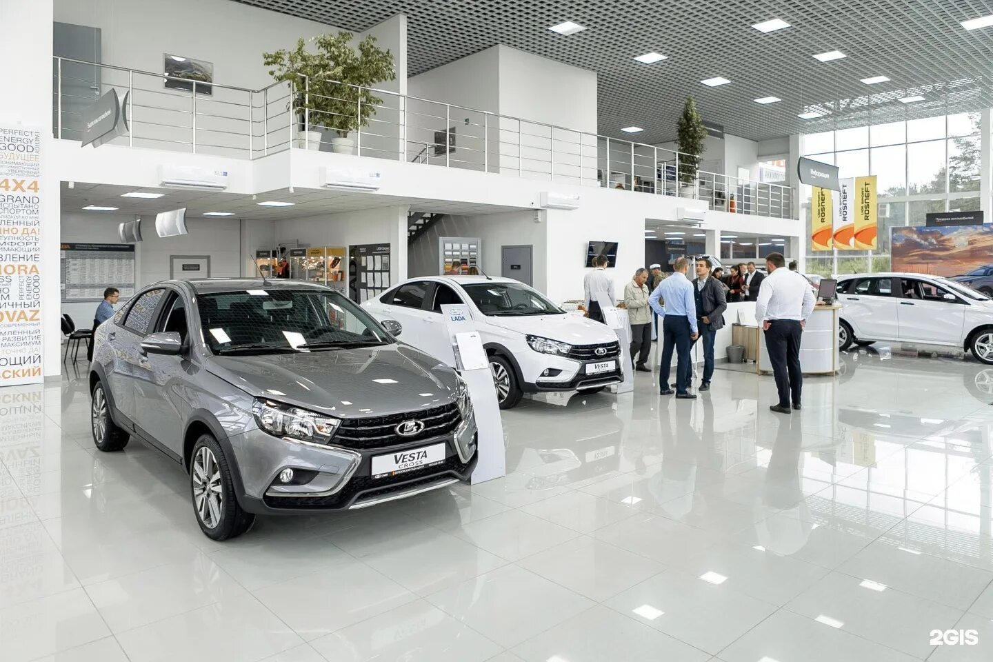 Автосалон березовский. Кольцевая, 4/2. Г. Автосалоны березовский фото. Автобан екатеринбург рено.