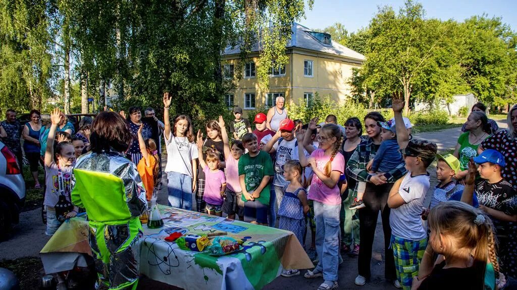 Праздник на улице. Гуляние на улице. Куркино Тульская область. Подслушано Куркино Тульская область.