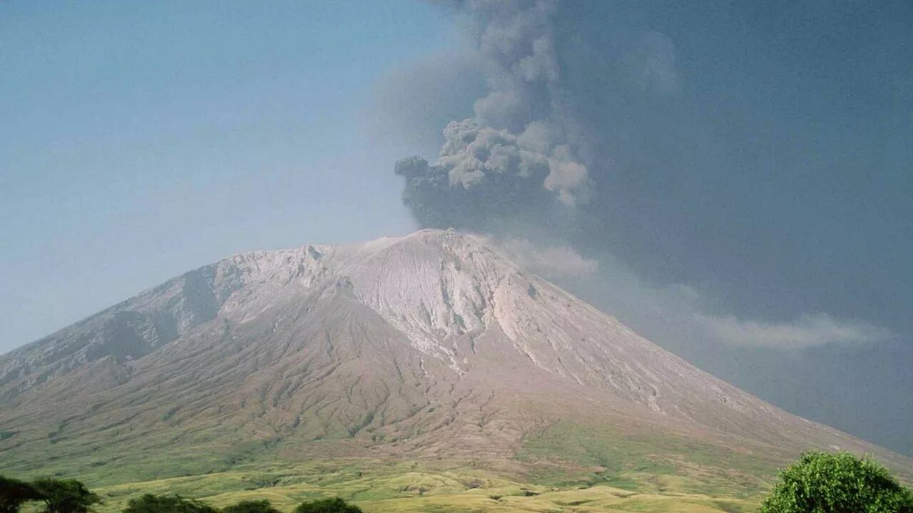 Вершина горы килиманджаро. Килиманджаро извергается. Вершина горы килиманджаро. Килиманджаро извергается. Килиманджаро извержение.