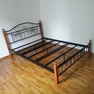 Кровать двуспальная железная с матрасом