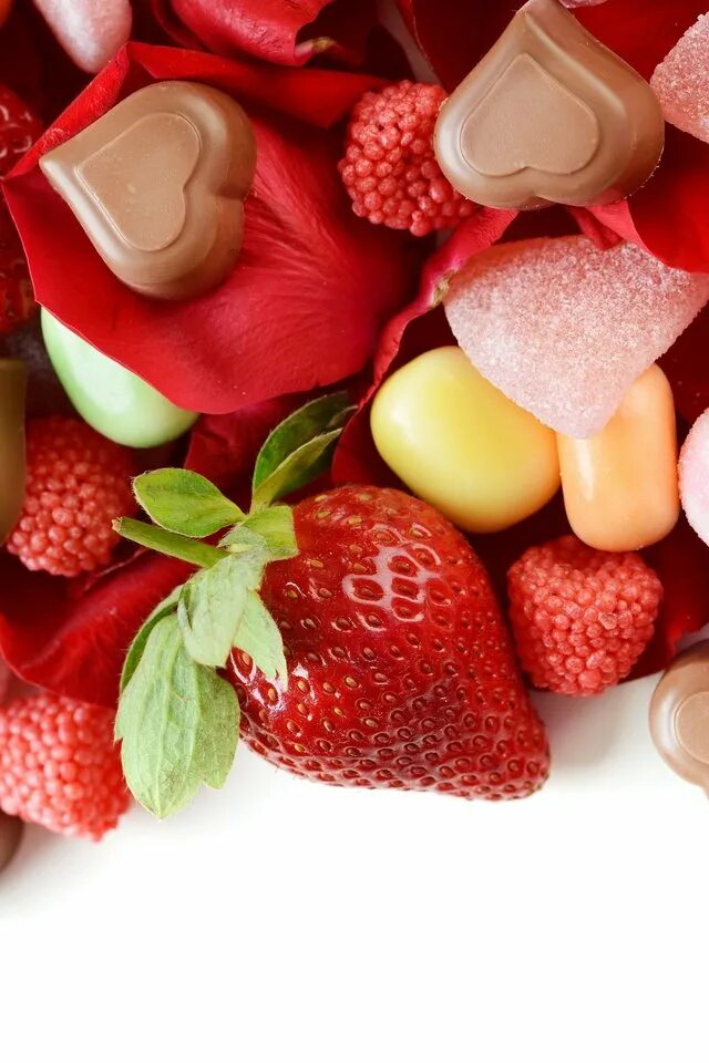 Sweet treats. Кондитерские изделия. Шоколадные конфеты. Последней сладкой. Последней сладкой.